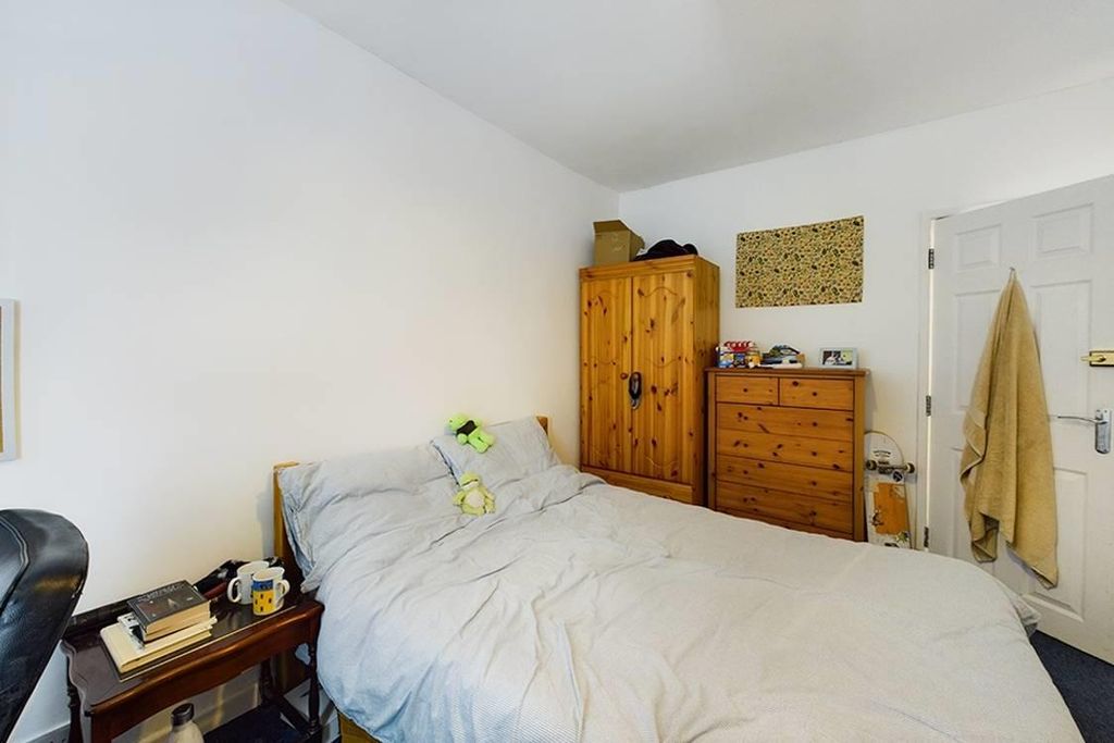 Property photo 3 of 13 Cam01635G0-Pr0022-Still014-Thumbnail-H750-70.Jpg