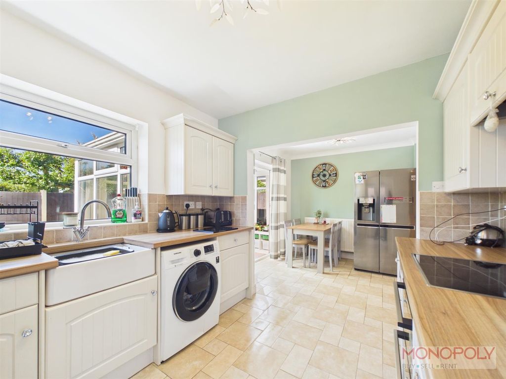 Property photo 3 of 20 Cam03815G0-Pr0436-Still006.Jpg