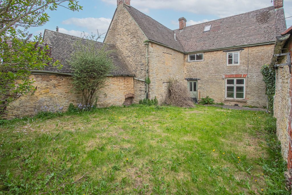Property photo 2 of 19