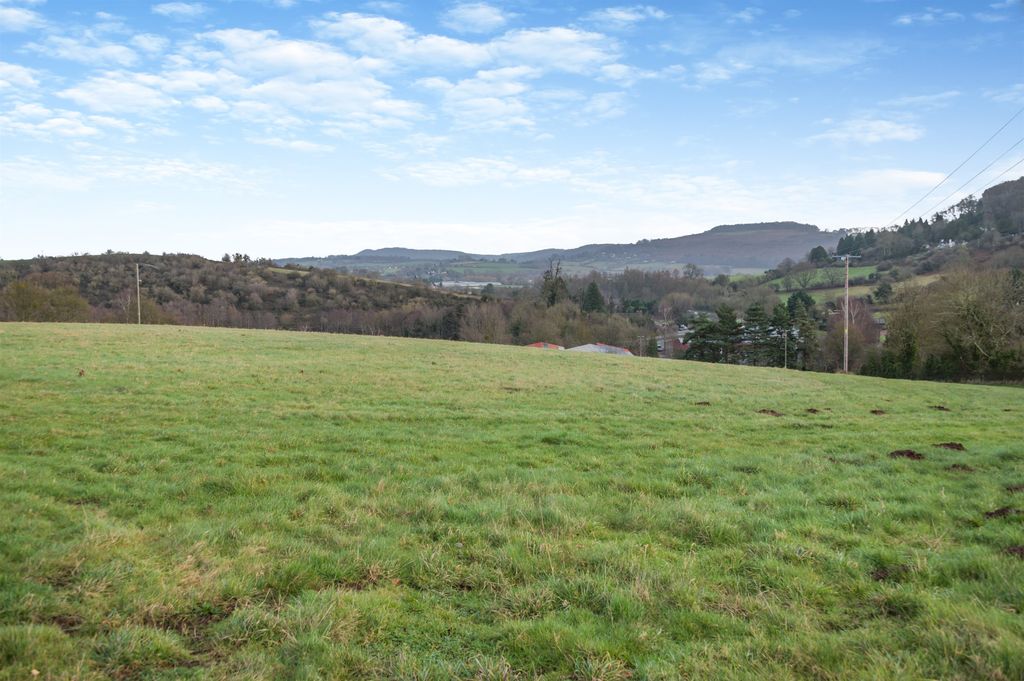 Property photo 2 of 3