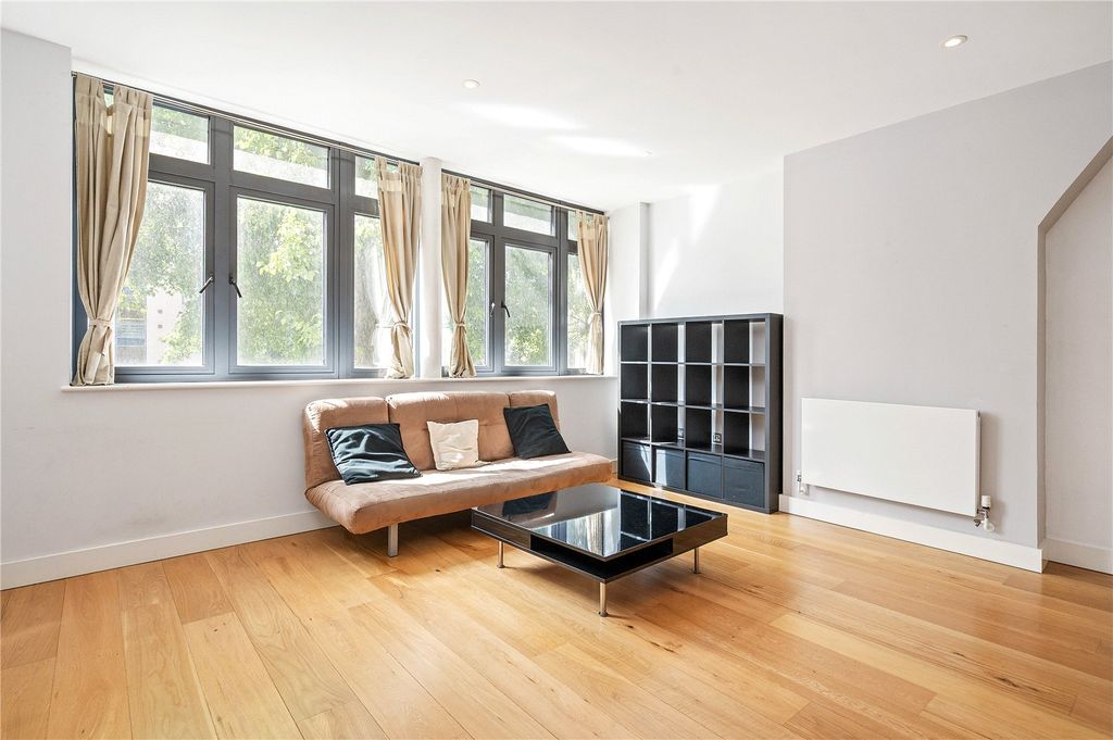 Property photo 2 of 12 Sitting Room/Kitchen