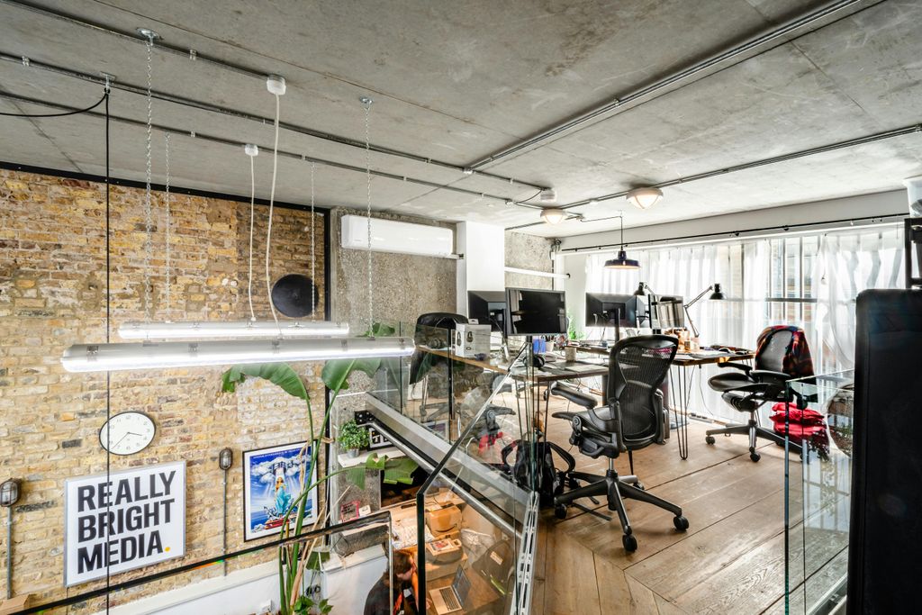 Property photo 3 of 11 Mentmore Terr 3B  9.Jpg