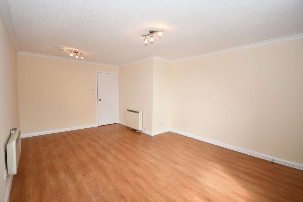 Property photo 3 of 8 Photo
