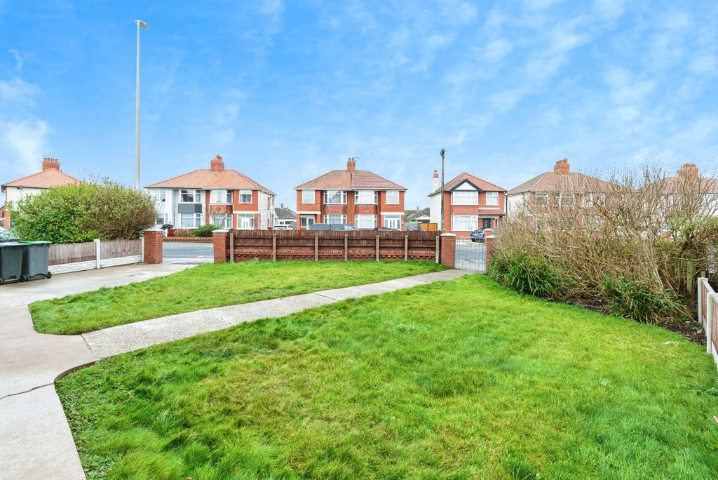 Property photo 3 of 23 Pbox-Img.Jpg