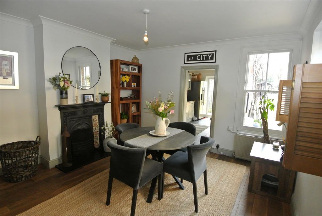 Property photo 3 of 20 Dining Room