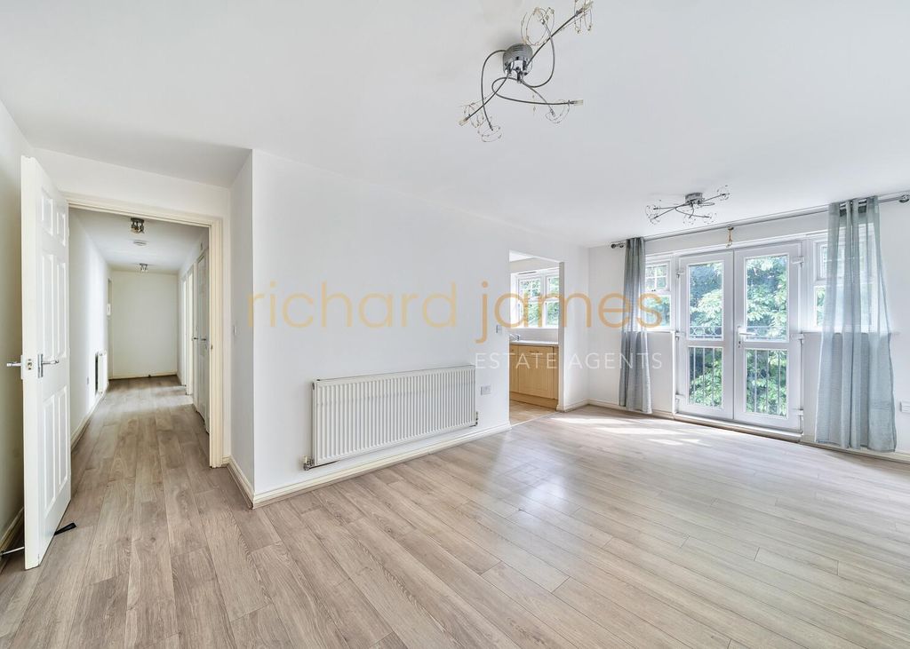Property photo 2 of 14 9476294F-7d13-4F37-8952-Dd751Aeacb02.Jpg