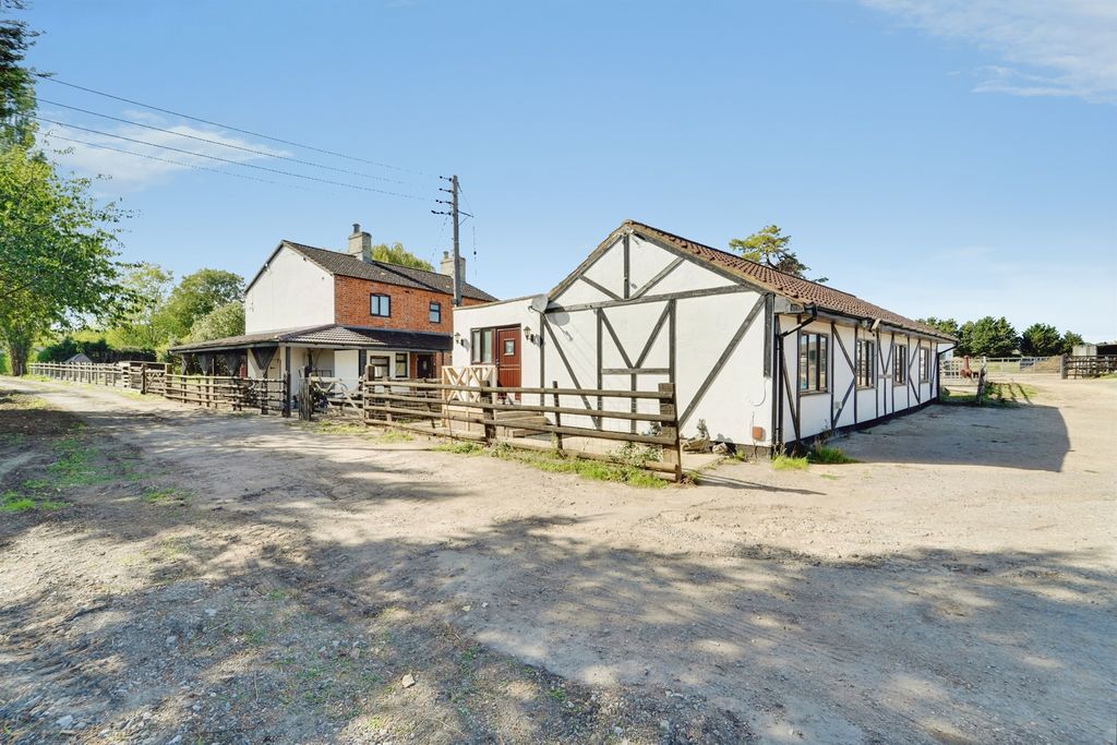 Property photo 2 of 30