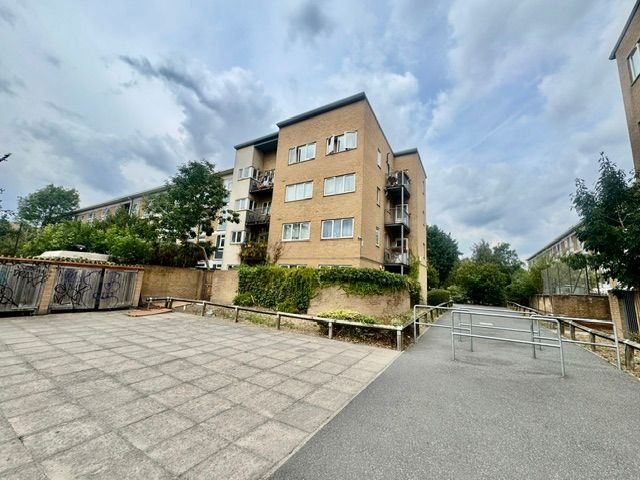 Property photo 2 of 8