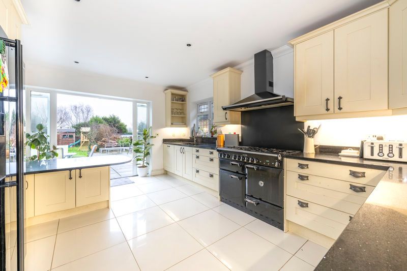 Property photo 3 of 18 Photo 7