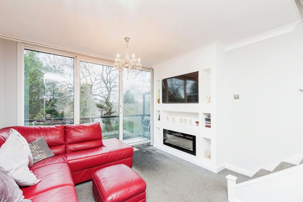 Property photo 3 of 15