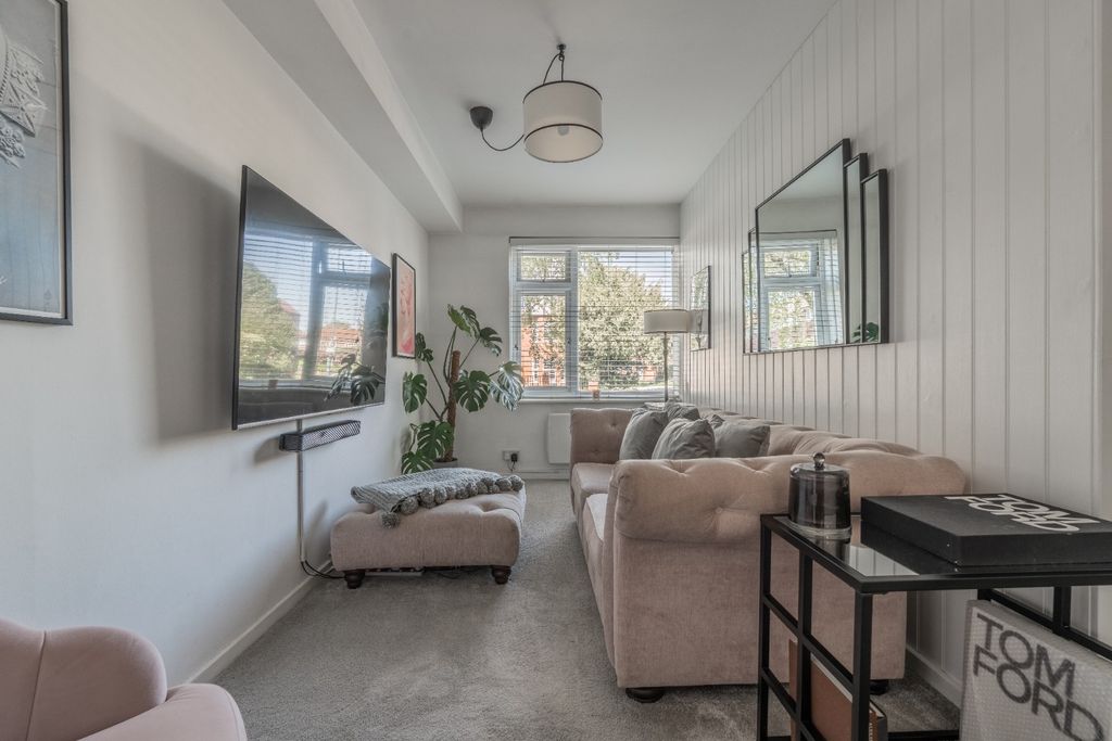 Property photo 3 of 10 5087913