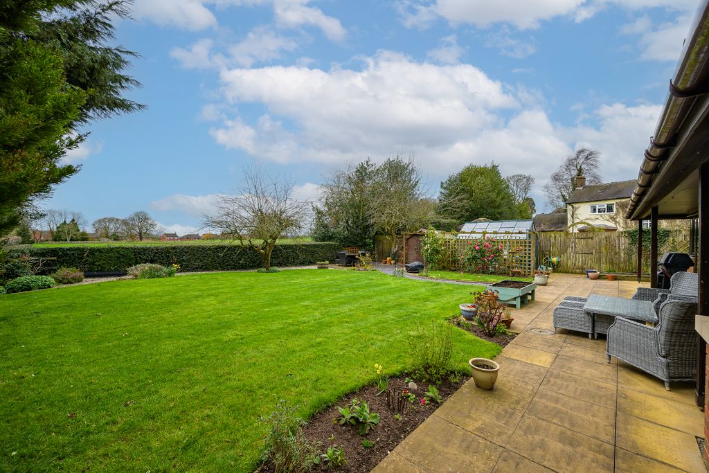 Property photo 2 of 47 Rear Garden