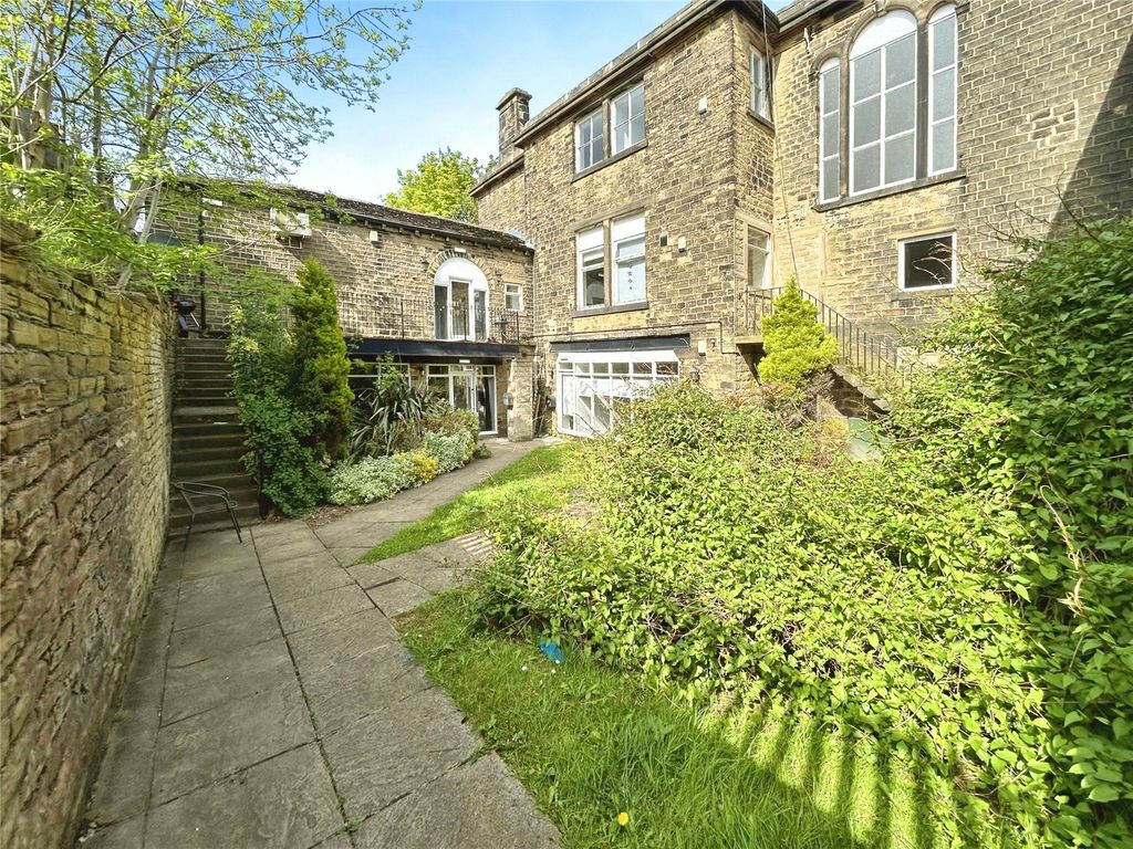 Property photo 2 of 18 Picture No. 21