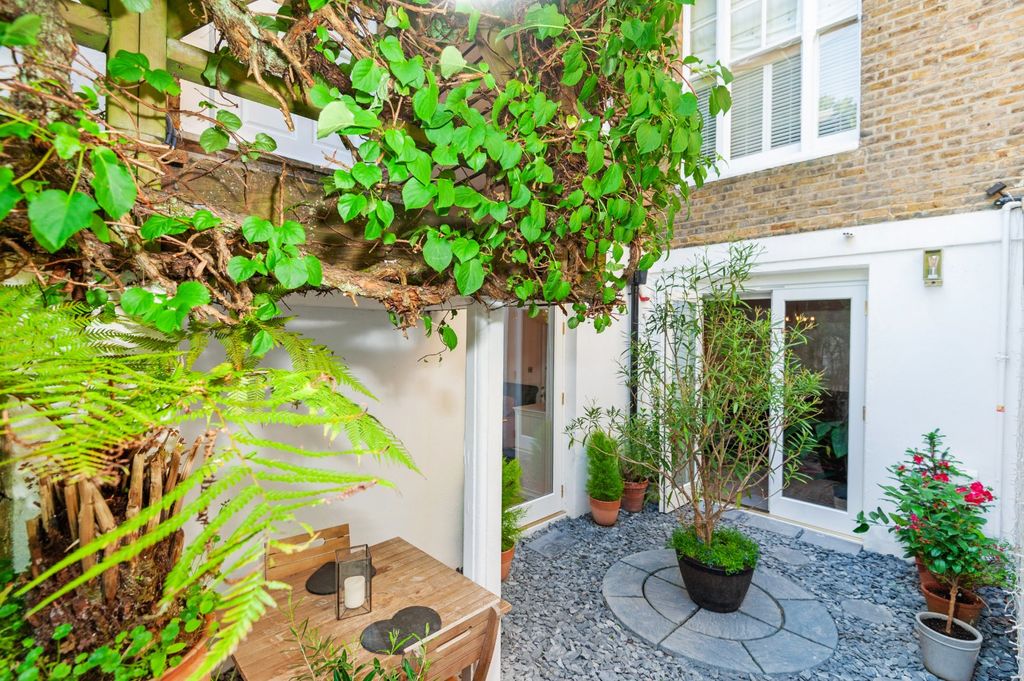 Property photo 3 of 18