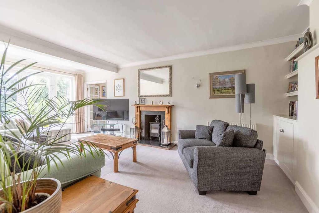 Property photo 2 of 21