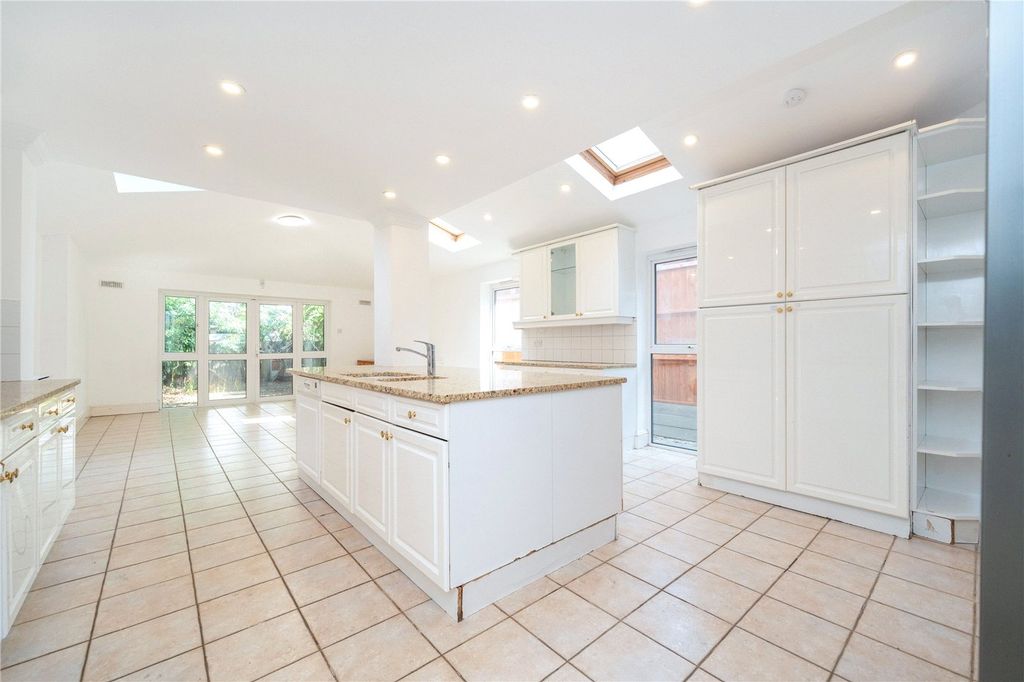 Property photo 3 of 26 Picture No. 03