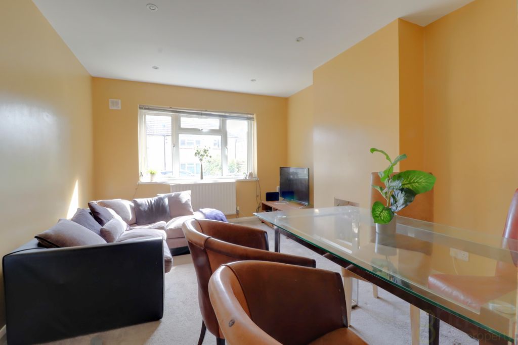 Property photo 1 of 17 Img_0521-Img_0523