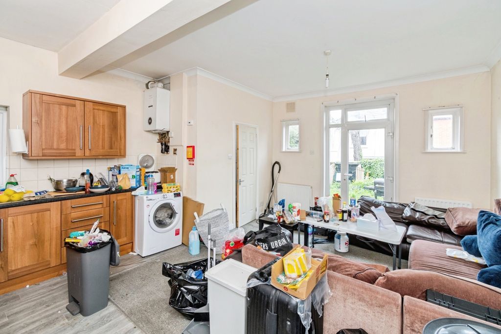 Property photo 3 of 12 Pbox-Img.Jpg