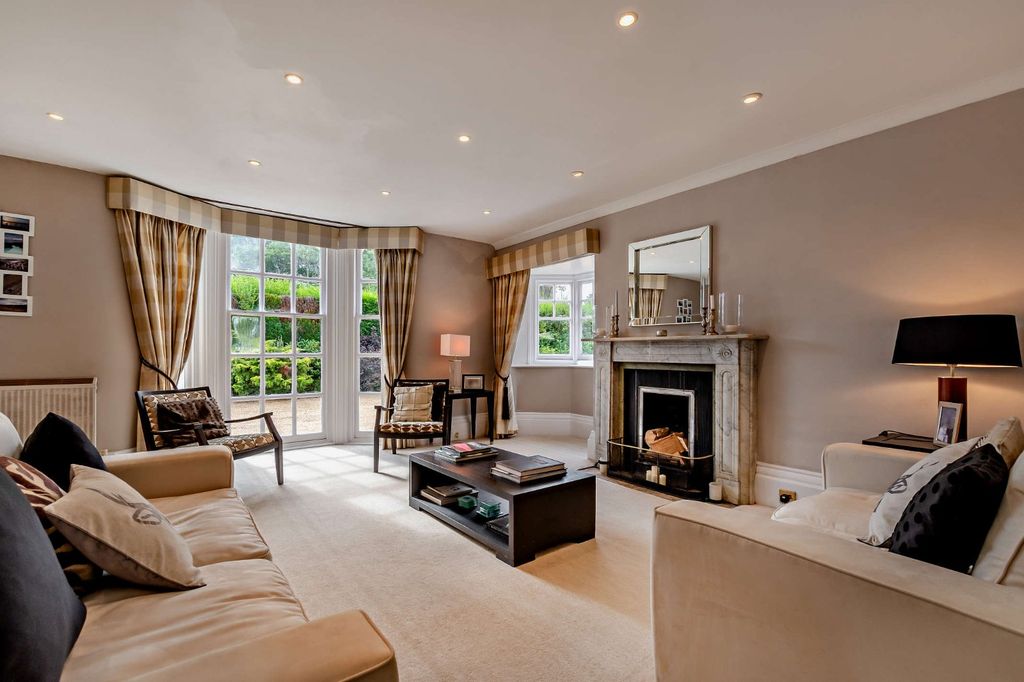 Property photo 2 of 43 Picture No. 09