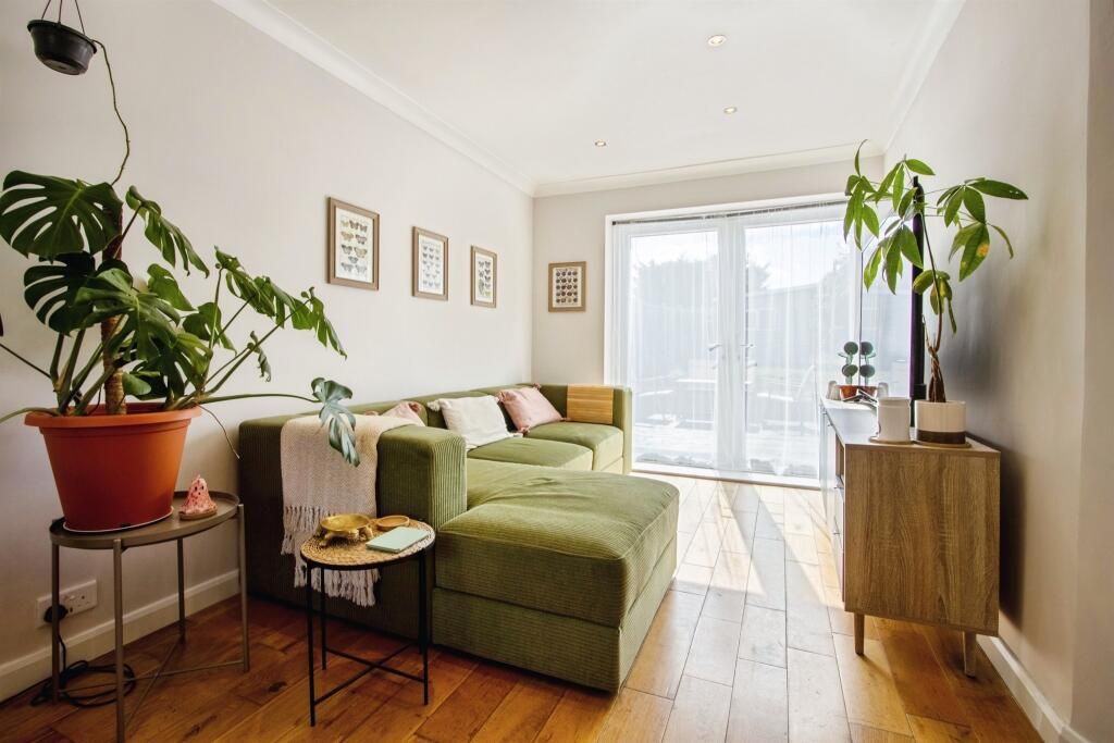 Property photo 2 of 14 Bedroom 1