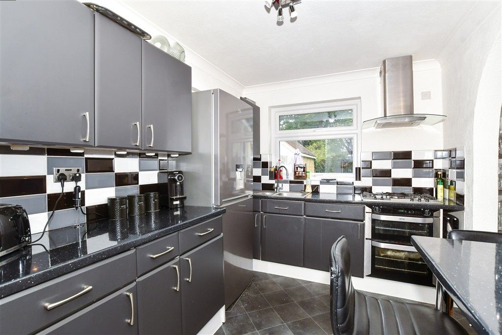 Property photo 1 of 18 Kitchen