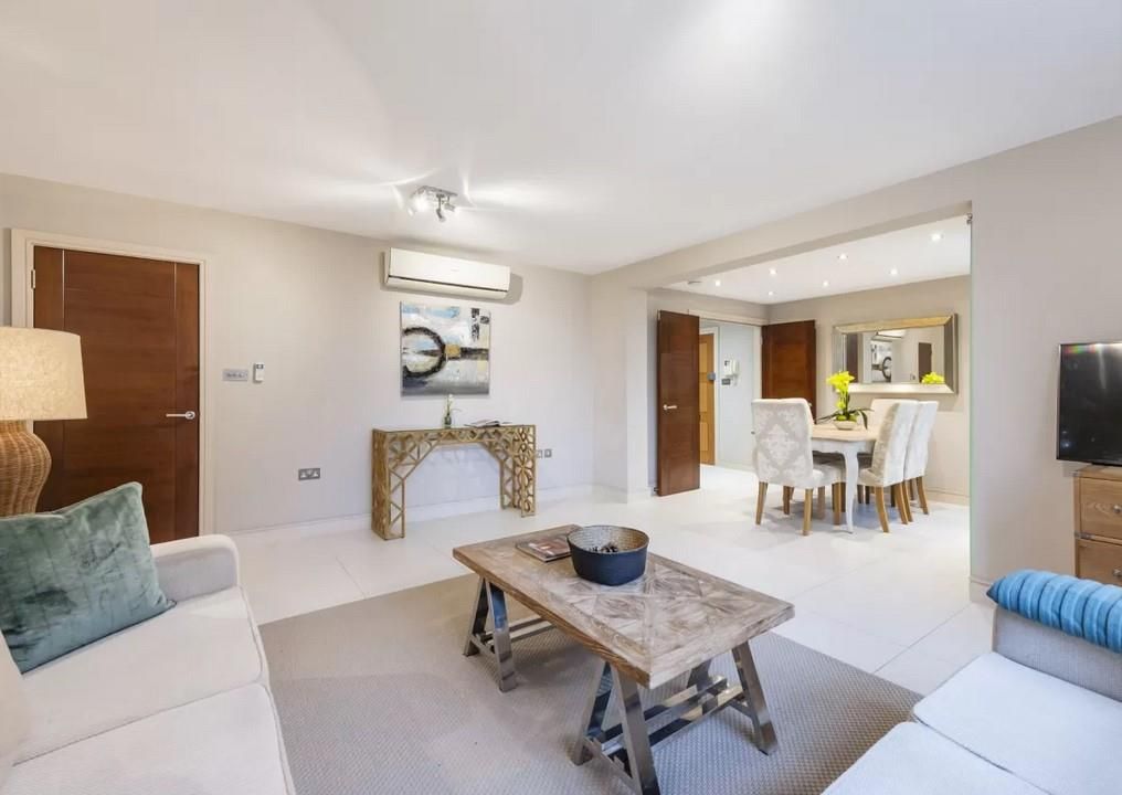 Property photo 1 of 19 Livinig Room 3.Jpg