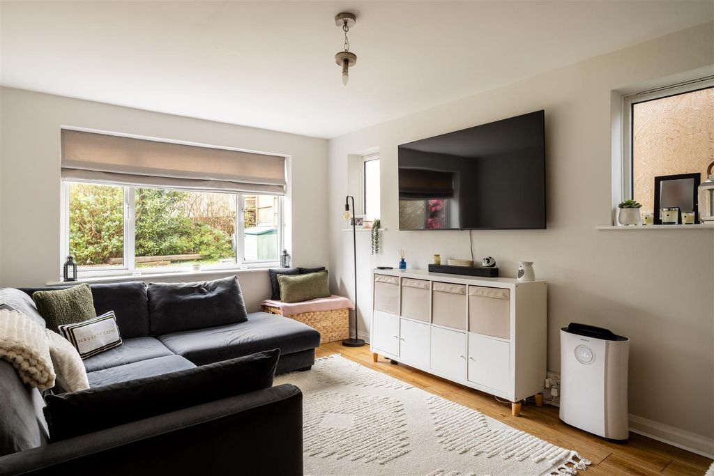 Property photo 3 of 13