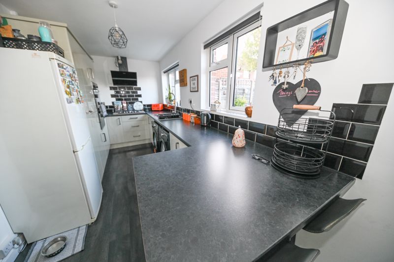 Property photo 3 of 16 Photo 14