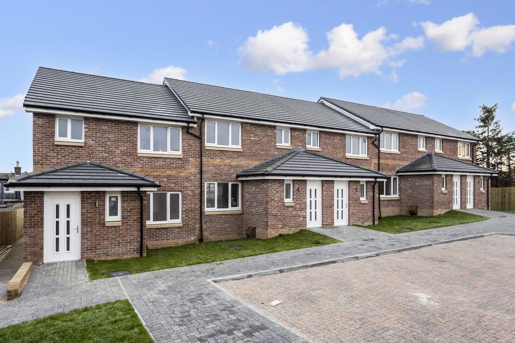 Property photo 3 of 25 Front (Exterior)