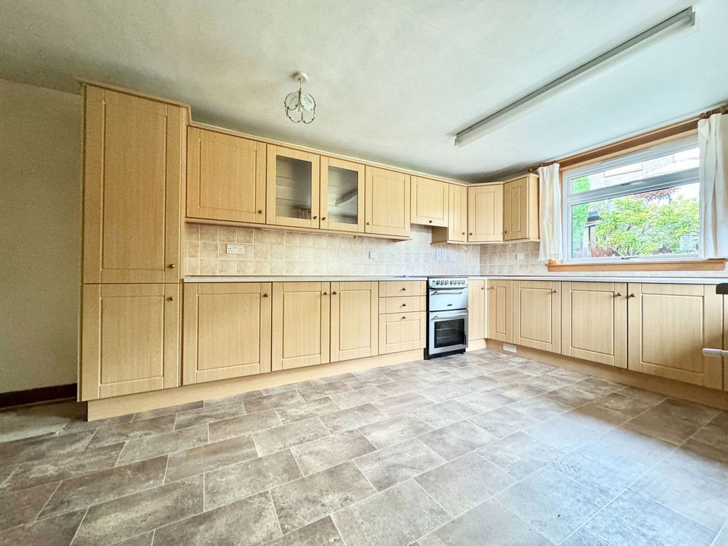 Property photo 2 of 30