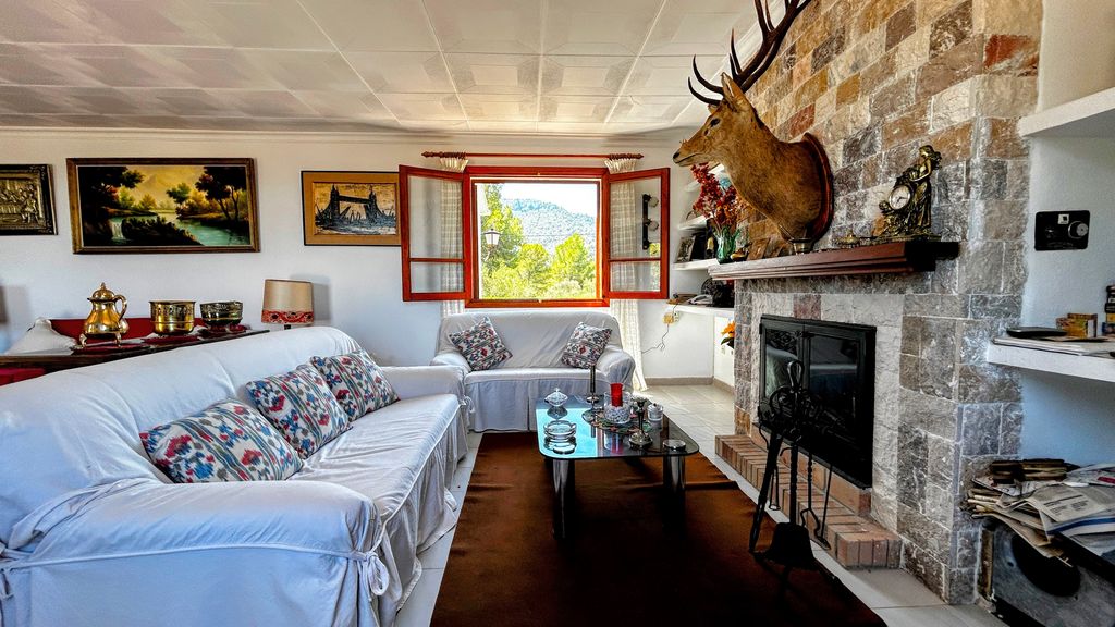 Property photo 2 of 21 P 79701_7.Jpg