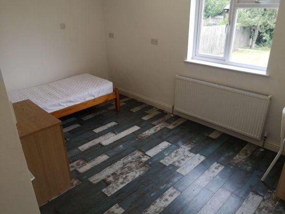 Property photo 3 of 7 Bedroom Photo 2