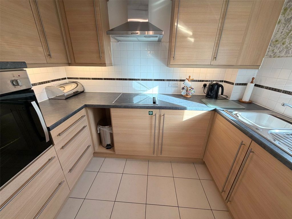 Property photo 3 of 21 Picture No. 02