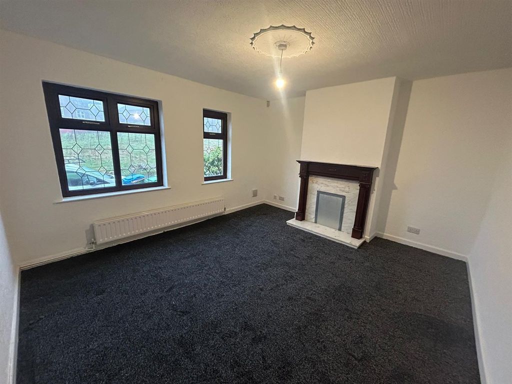 Property photo 3 of 12 Living Room 1.Jpg