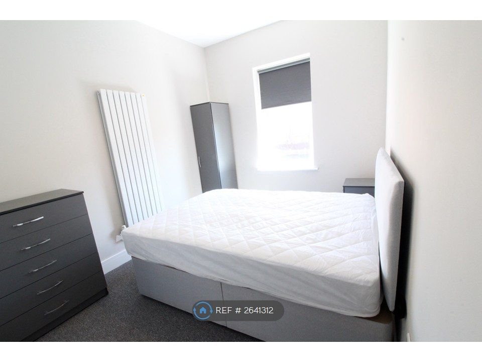 Property photo 1 of 9 Room 3