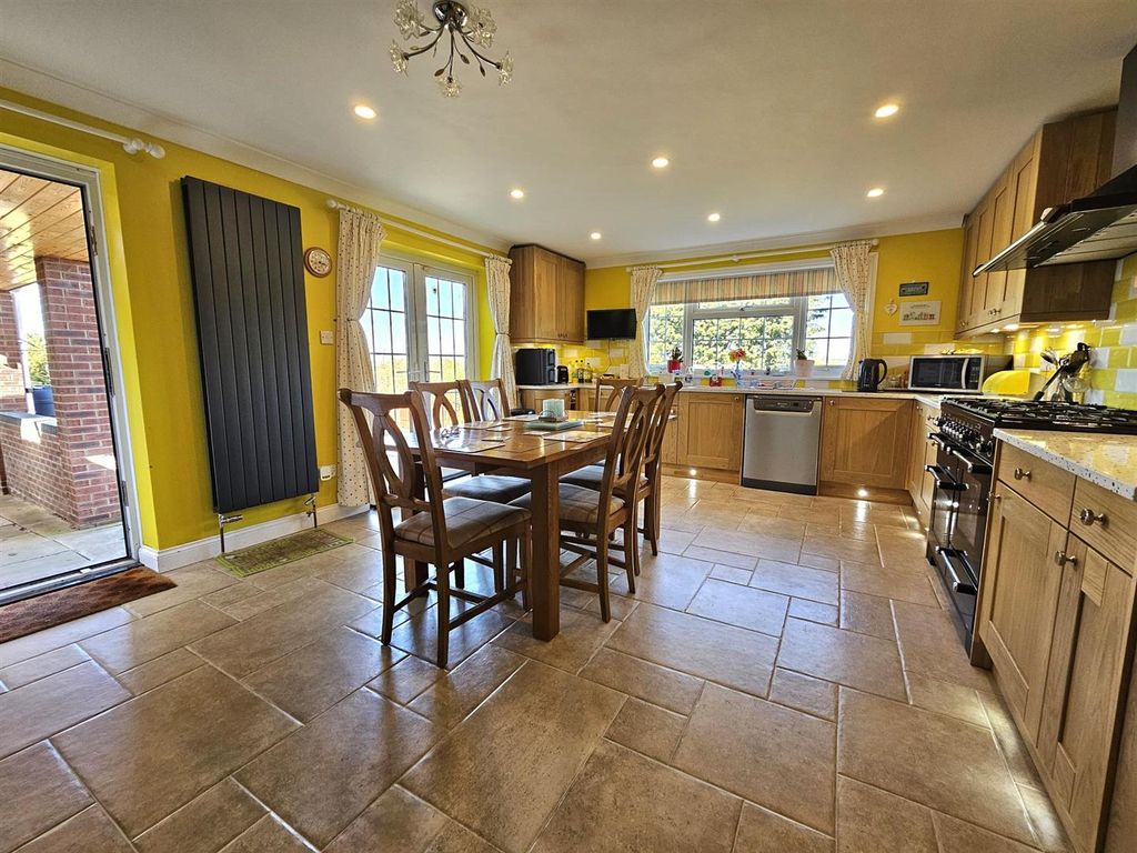 Property photo 3 of 24