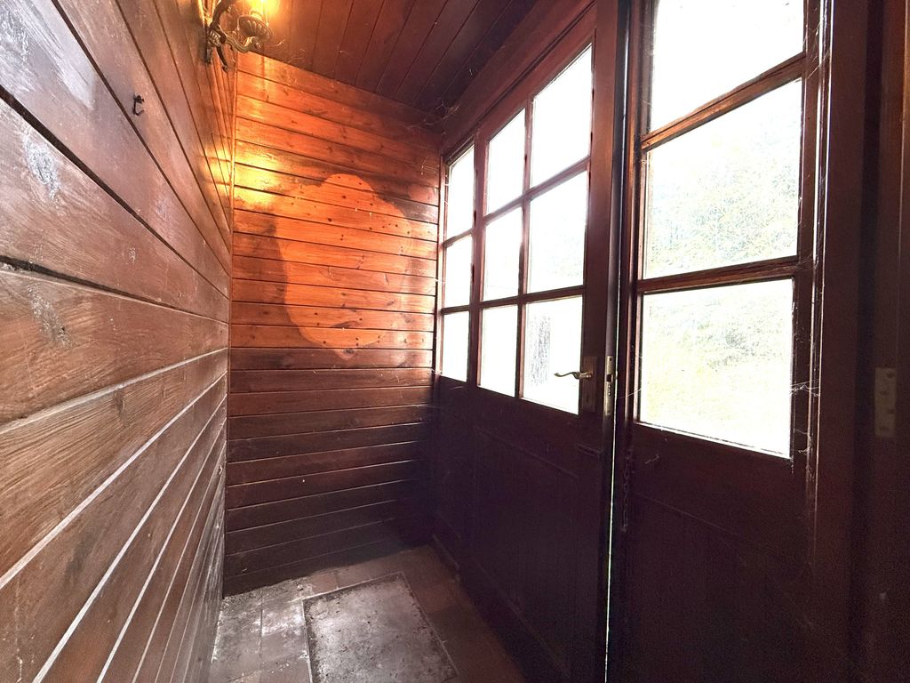 Property photo 2 of 42