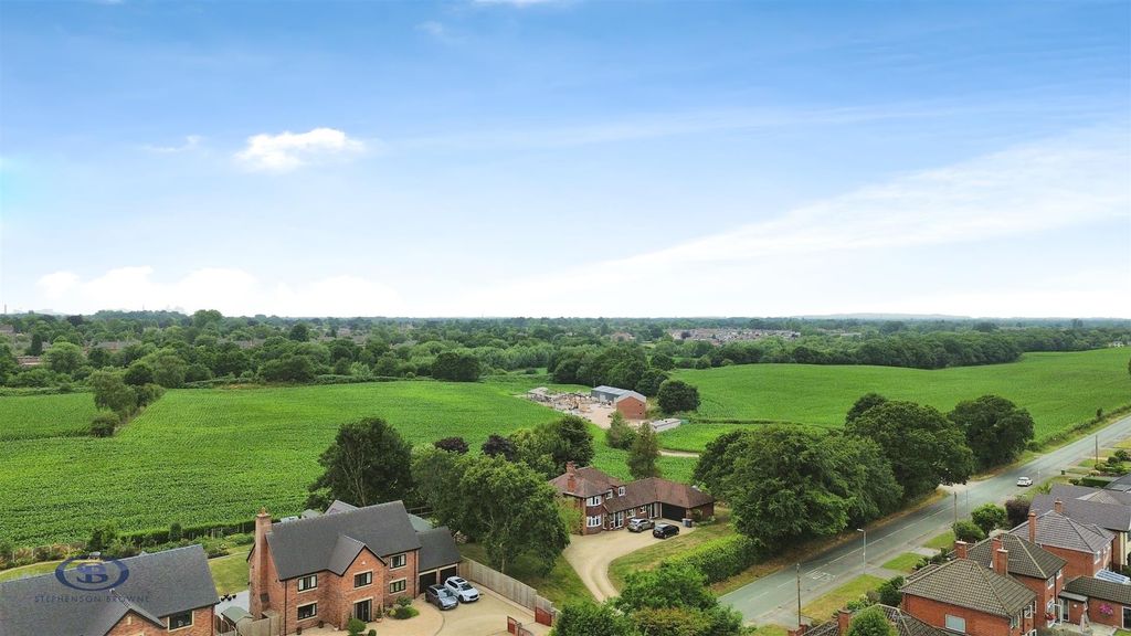 Property photo 3 of 33