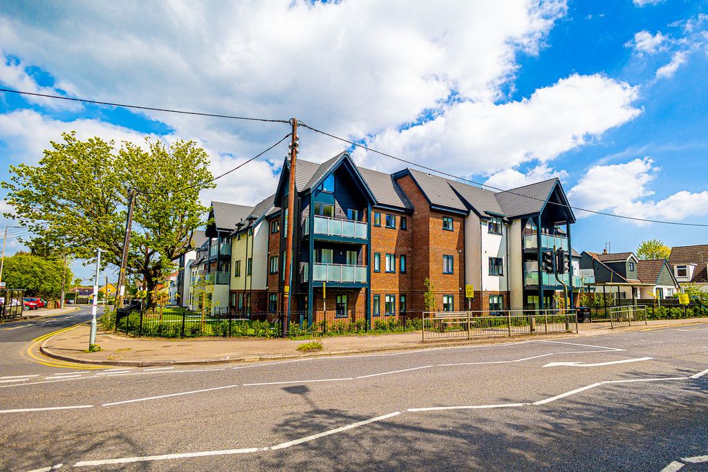 Property photo 1 of 23