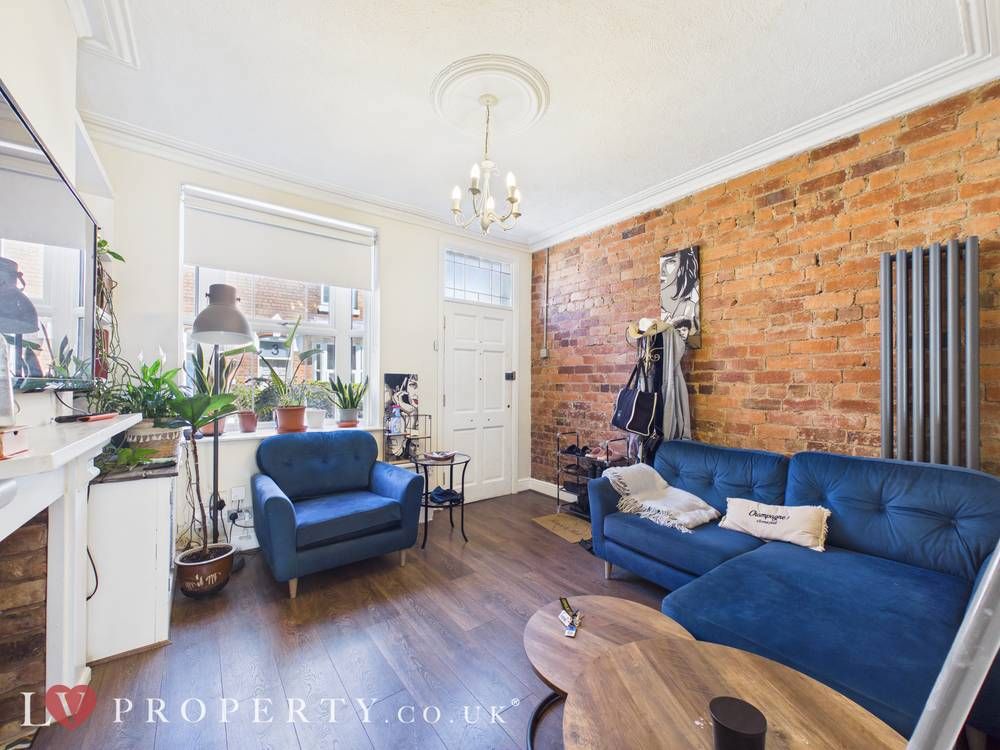 Property photo 3 of 12 Giraffe360-Still003