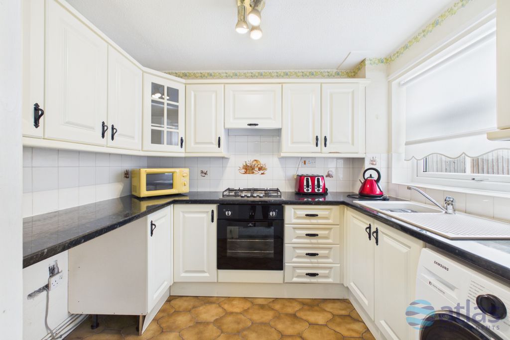 Property photo 2 of 23 Kitchen