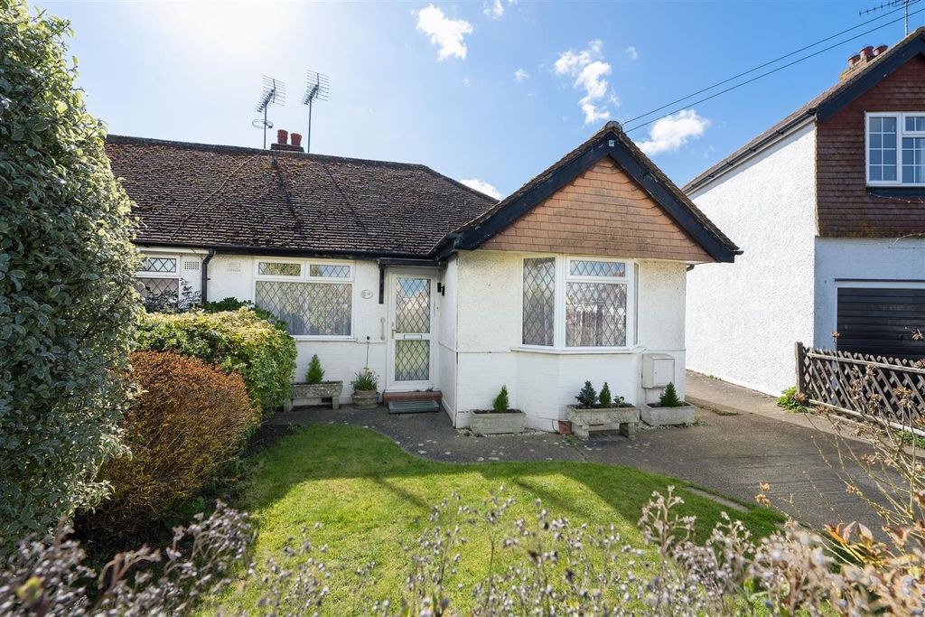 Property photo 1 of 15 Goodwin Avenue, Swalecliffe, Whitstable