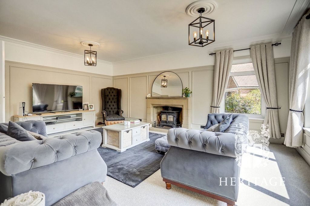 Property photo 3 of 27 Picture No. 35