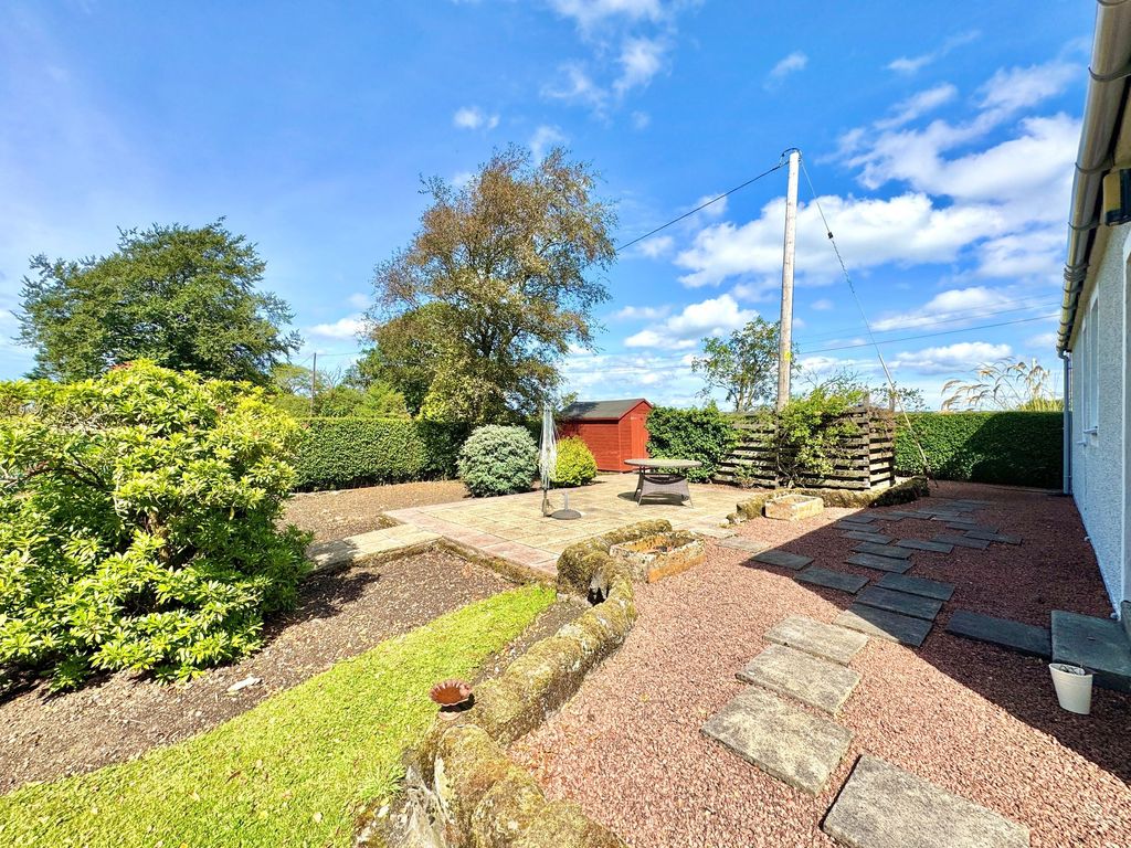 Property photo 2 of 35