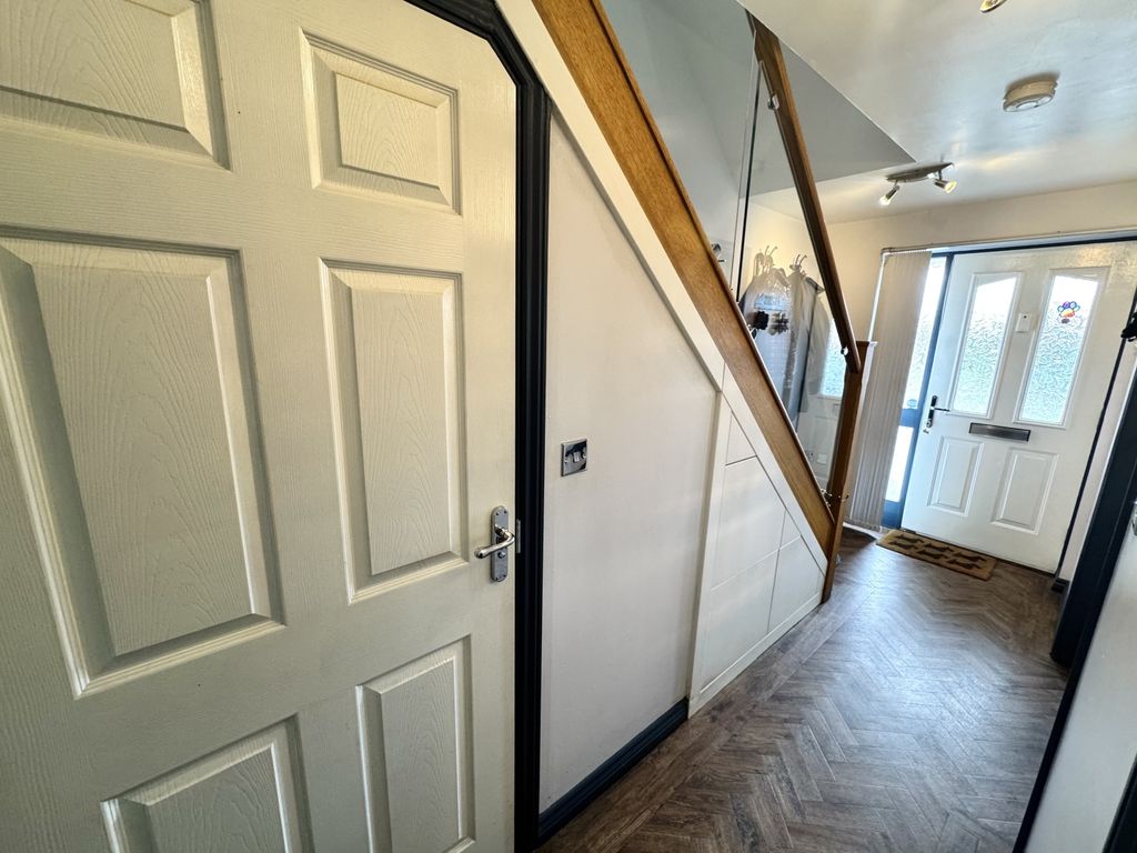 Property photo 3 of 29 Img_1069