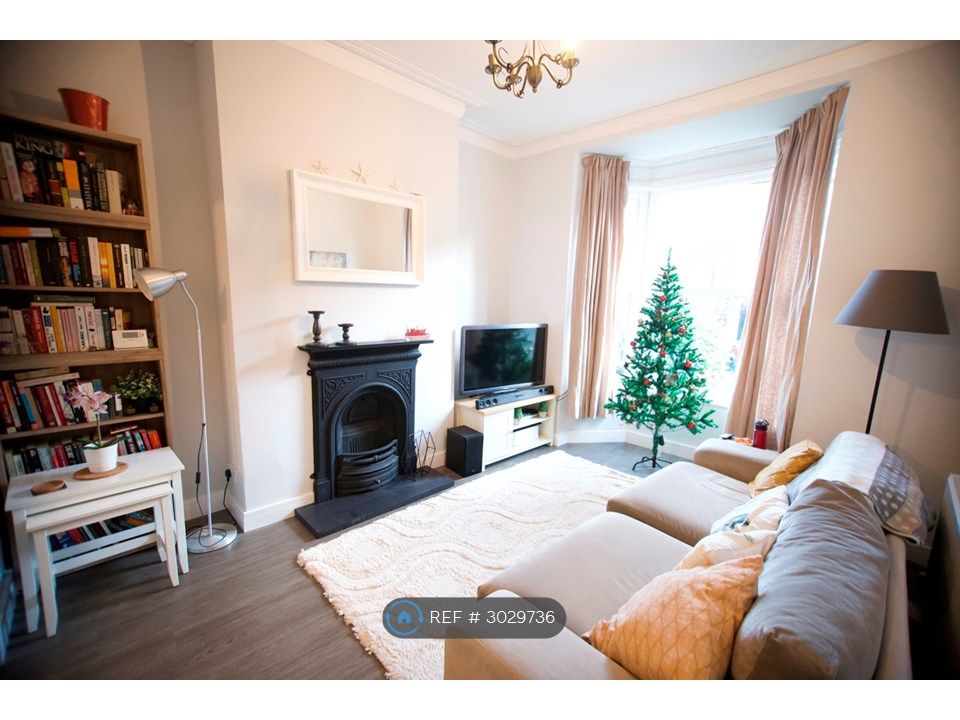 Property photo 2 of 14 Living Room