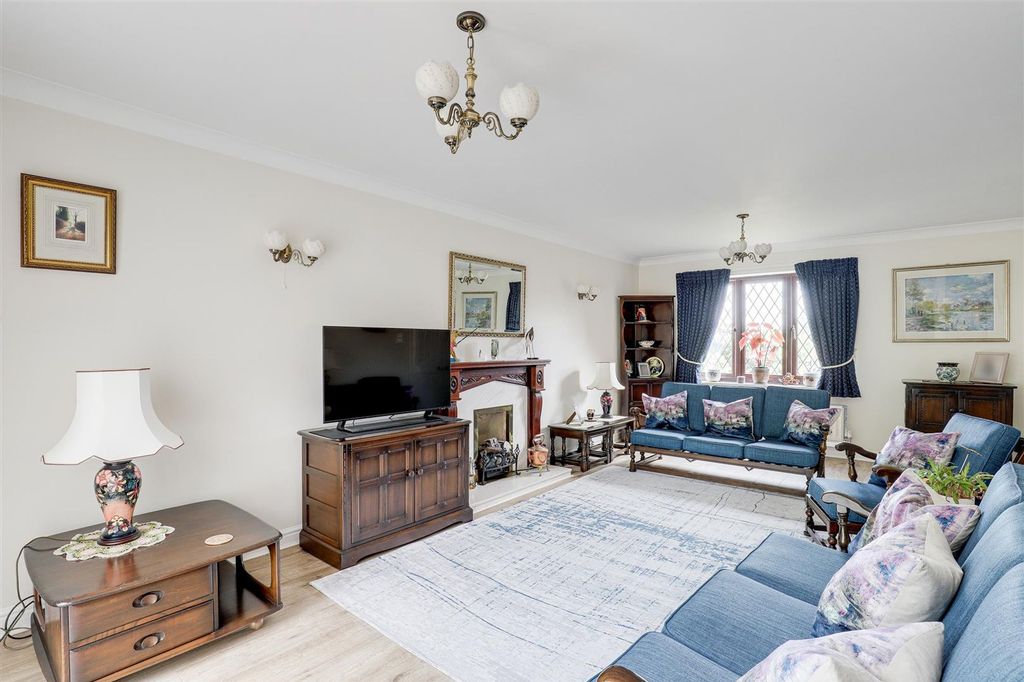 Property photo 2 of 31