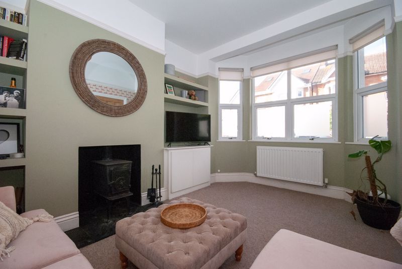 Property photo 2 of 17 Lounge