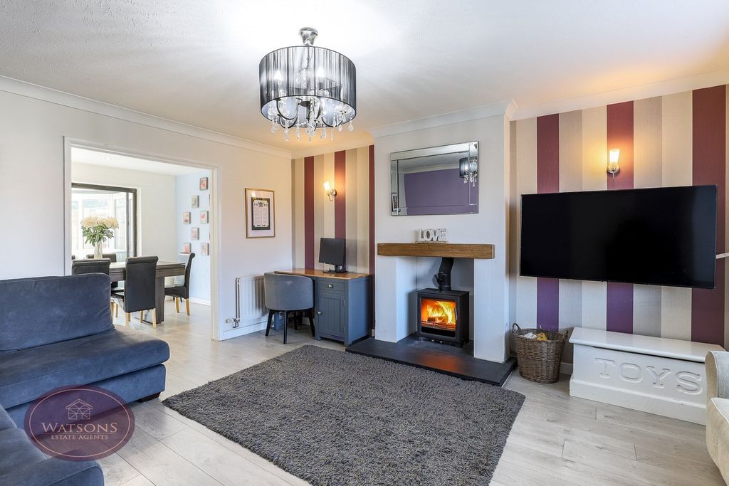 Property photo 3 of 32