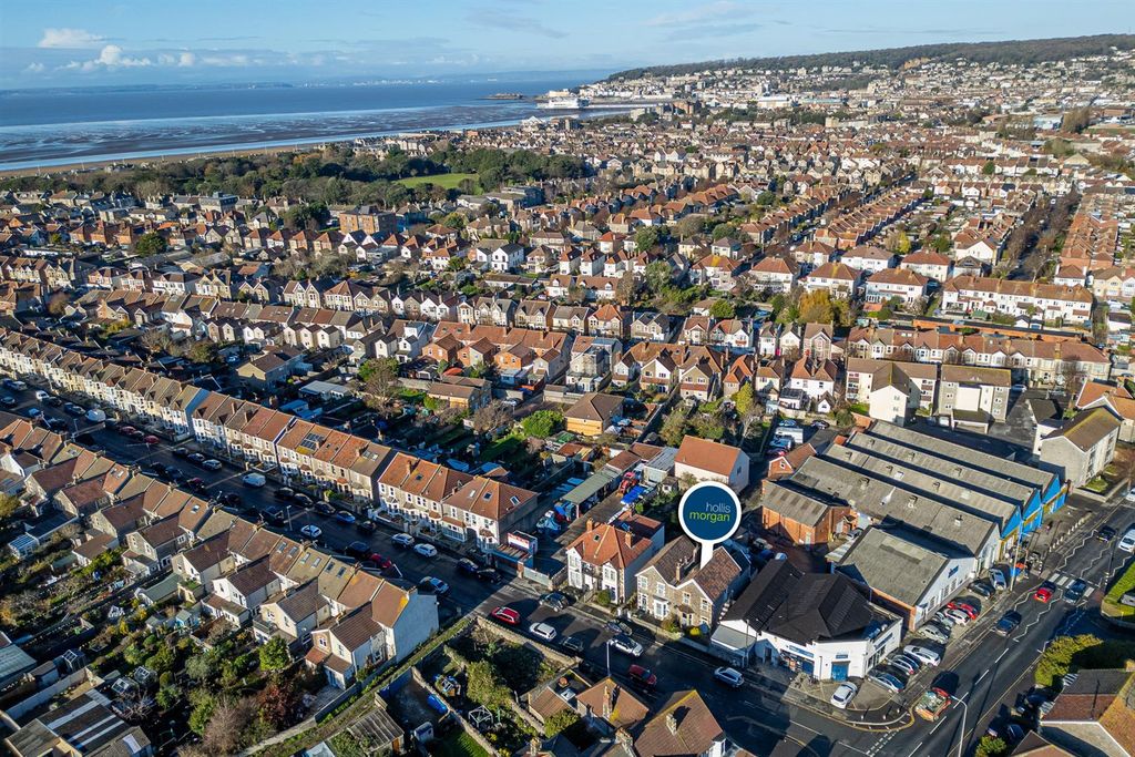 Property photo 2 of 34 Flats A & B 4 Southend Road Wsm, North Somerset Bs